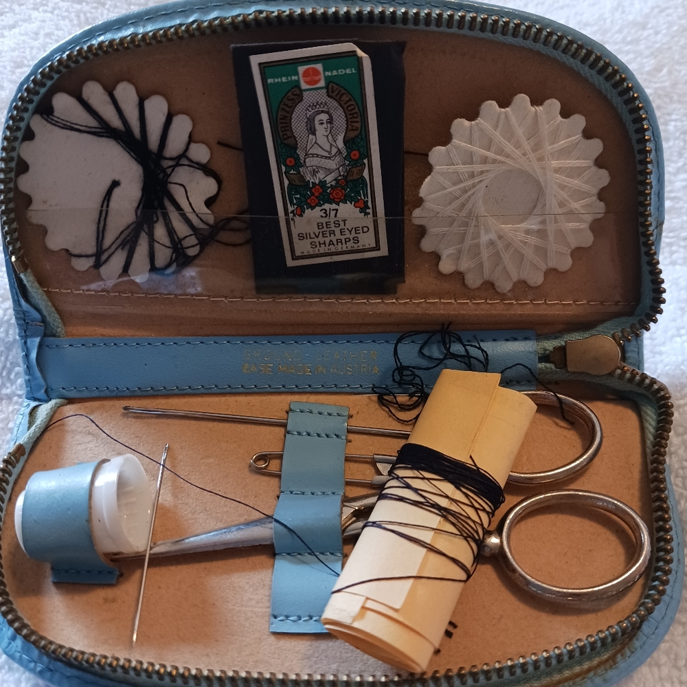 Vintage ground leather sewing kit